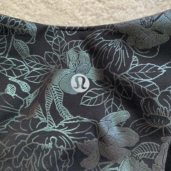 Lululemon WunderTrain Tank size 8 - Picture 3 of 3